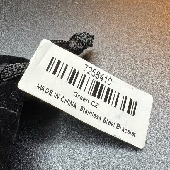 Simulated Green Diamond (Green CZ) Butterfly Slider Bolo Tennis Bracelet - Picture 4 of 6